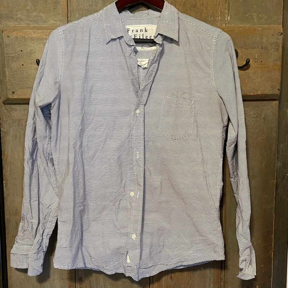 EUC Frank and Eileen Barry crinkle button down, blue stripes